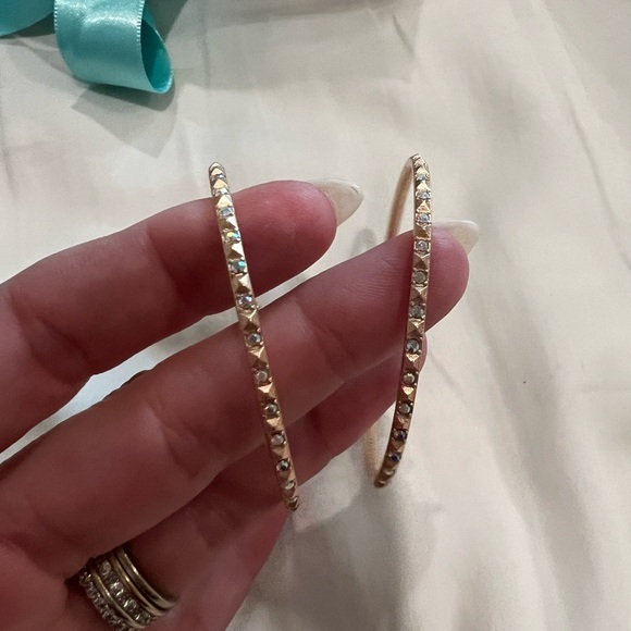 Authentic Kendra Scott Veronica Rose Hold Tone Hoop earrings - Picture 3 of 3